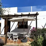 Orange House, Surf&yoga * Lajares