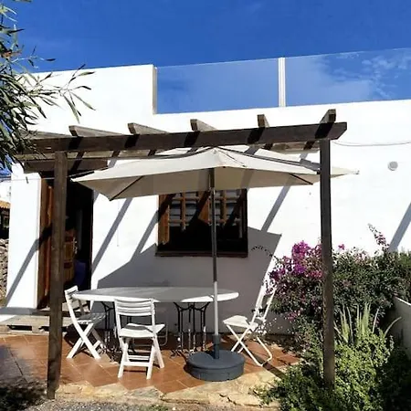 Orange House, Surf&yoga * Lajares