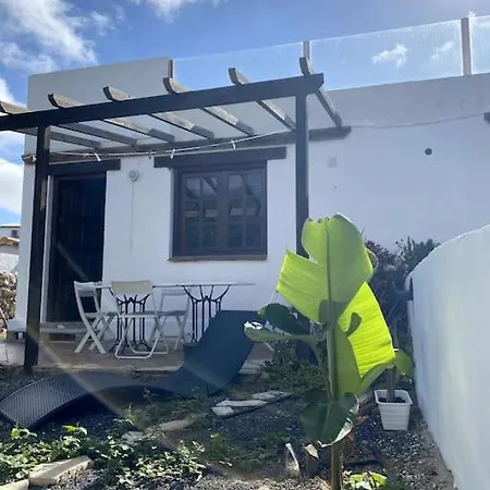 Orange House, Surf&yoga Vakantiehuis *