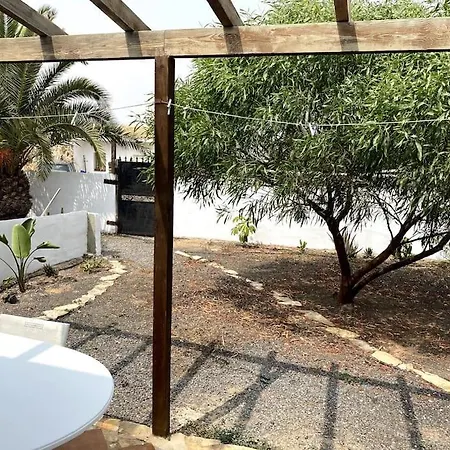 Orange House, Surf&yoga Semesterbostad Lajares