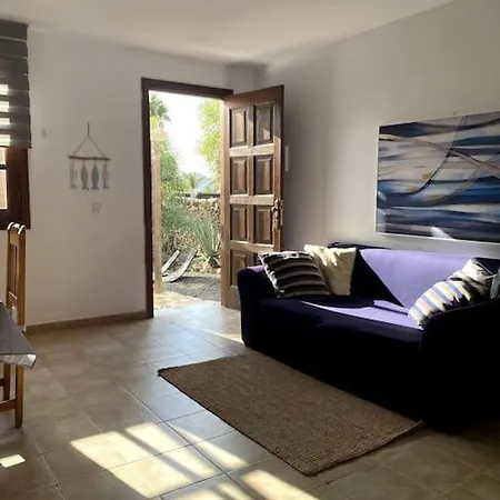 Vakantiehuis Orange House, Surf&yoga Lajares