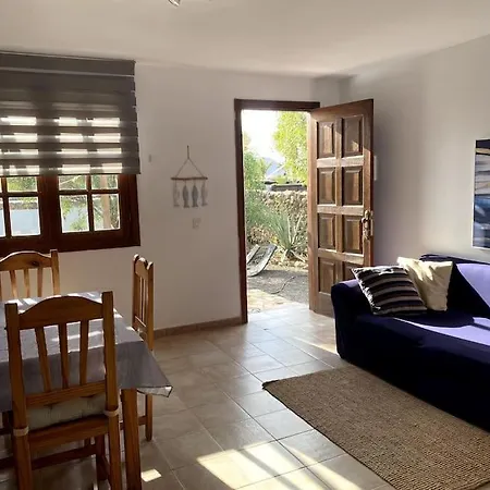 Semesterbostad Orange House, Surf&yoga Lajares