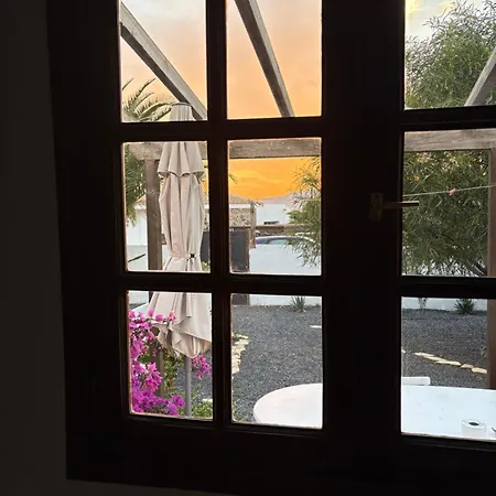 Vakantiehuis Orange House, Surf&yoga Lajares