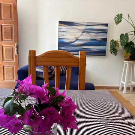 Orange House, Surf&yoga * Lajares