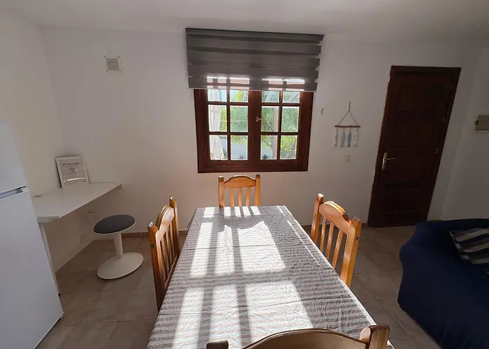 Semesterbostad Orange House, Surf&yoga *